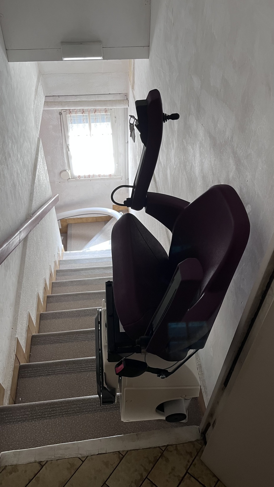 Installation d'un Monte-Escalier courbe modèle HANDICARE VAN GOGH - Photo 5