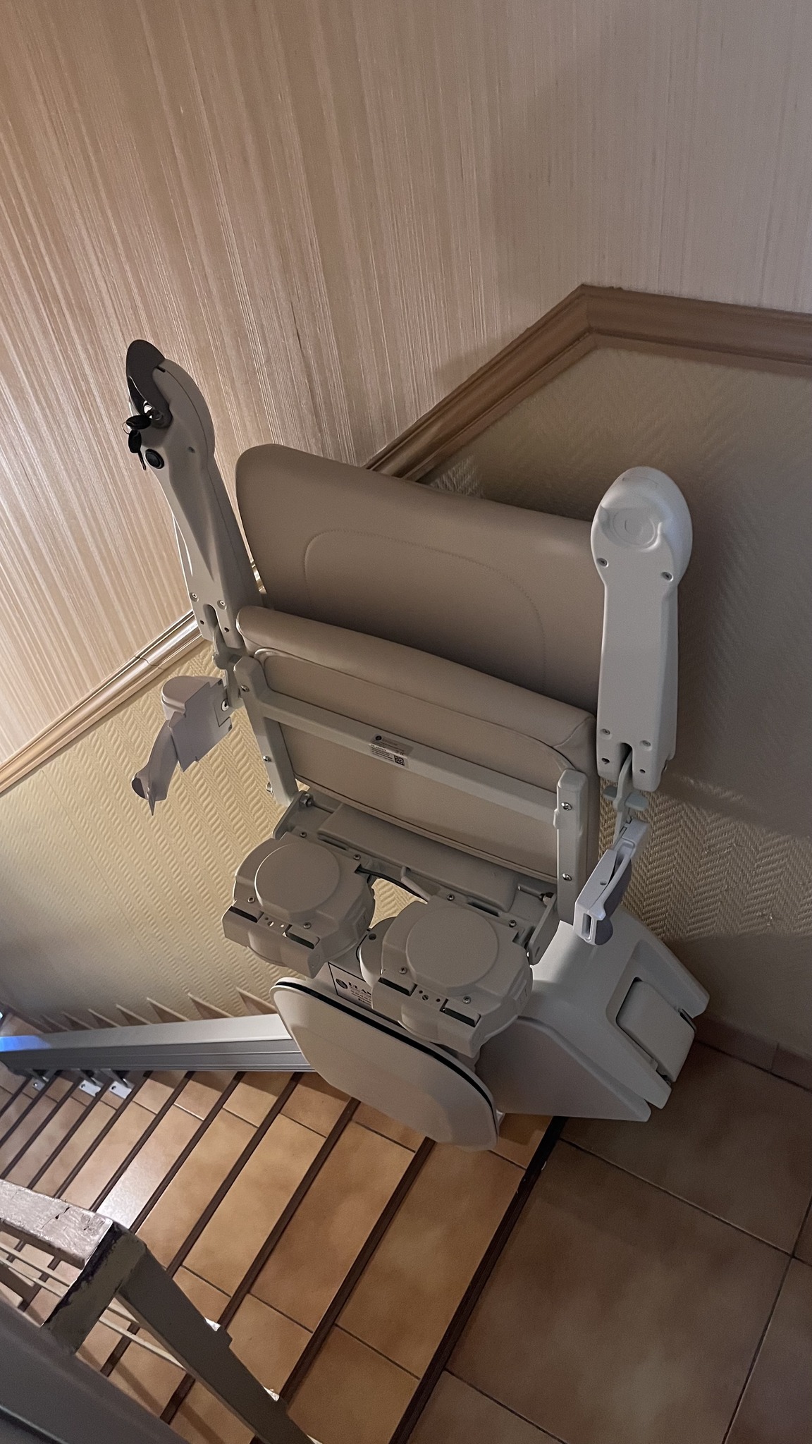 Installation d'un Monte-Escalier droit modèle HANDICARE 1100 - Photo 3