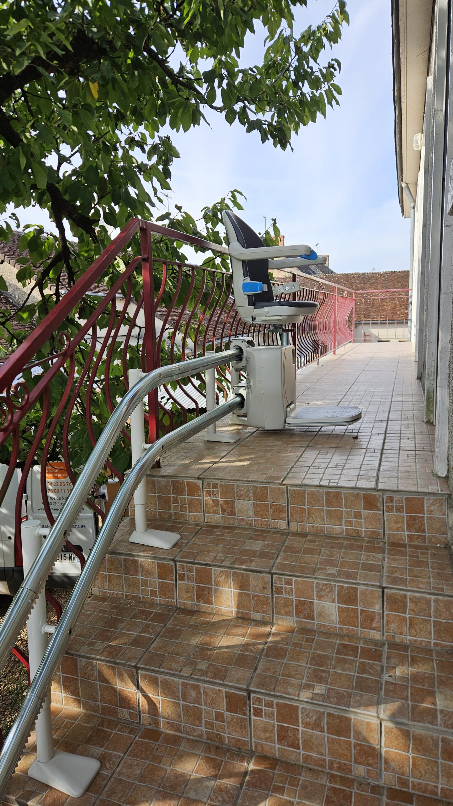 Installation d'un Monte-Escalier courbe extérieur modèle HANDICARE 4000 EXTÉRIEUR - Photo 6
