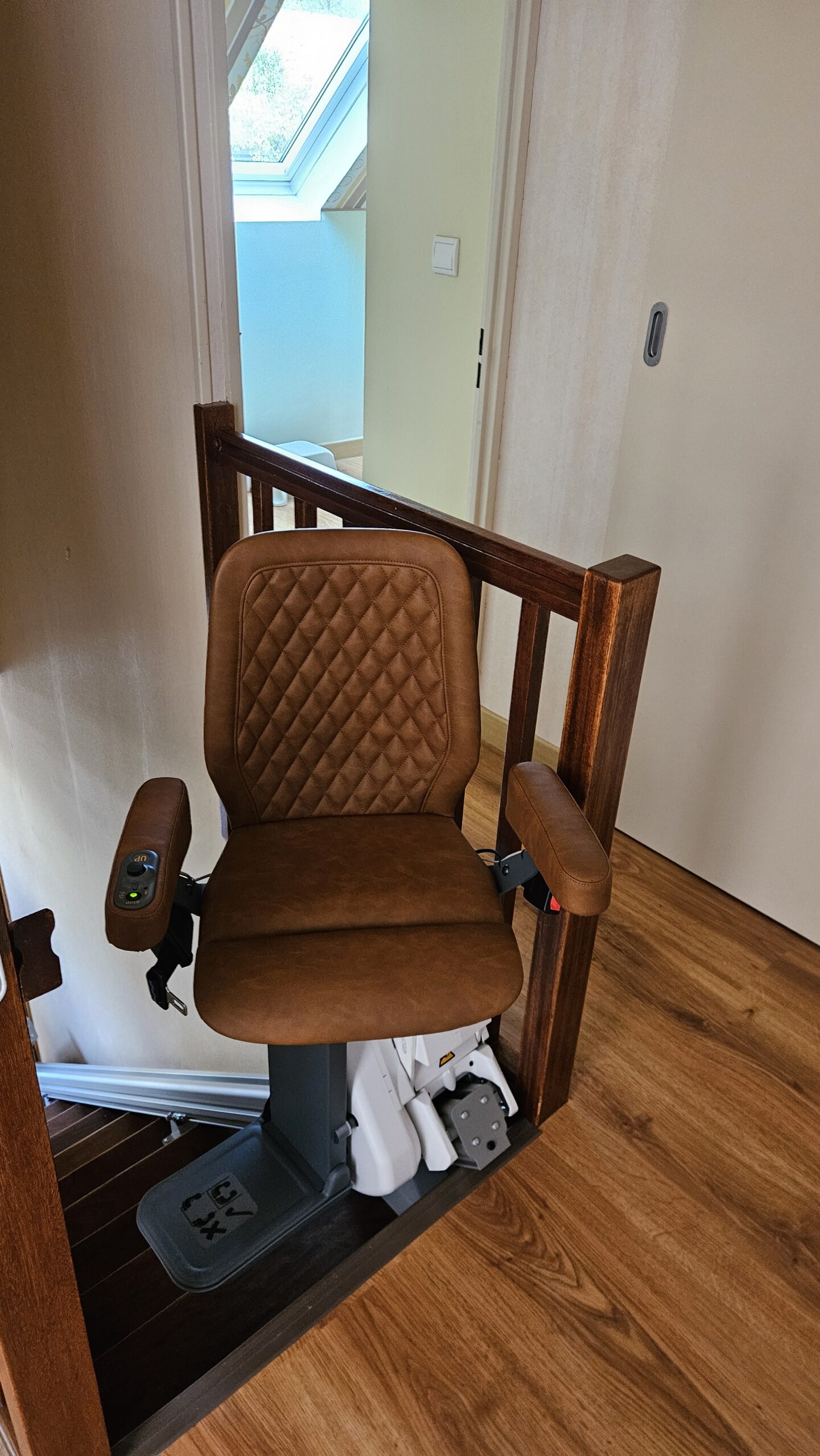 Installation d'un Monte-Escalier droit modèle UP STAIRLIFT - Photo 5