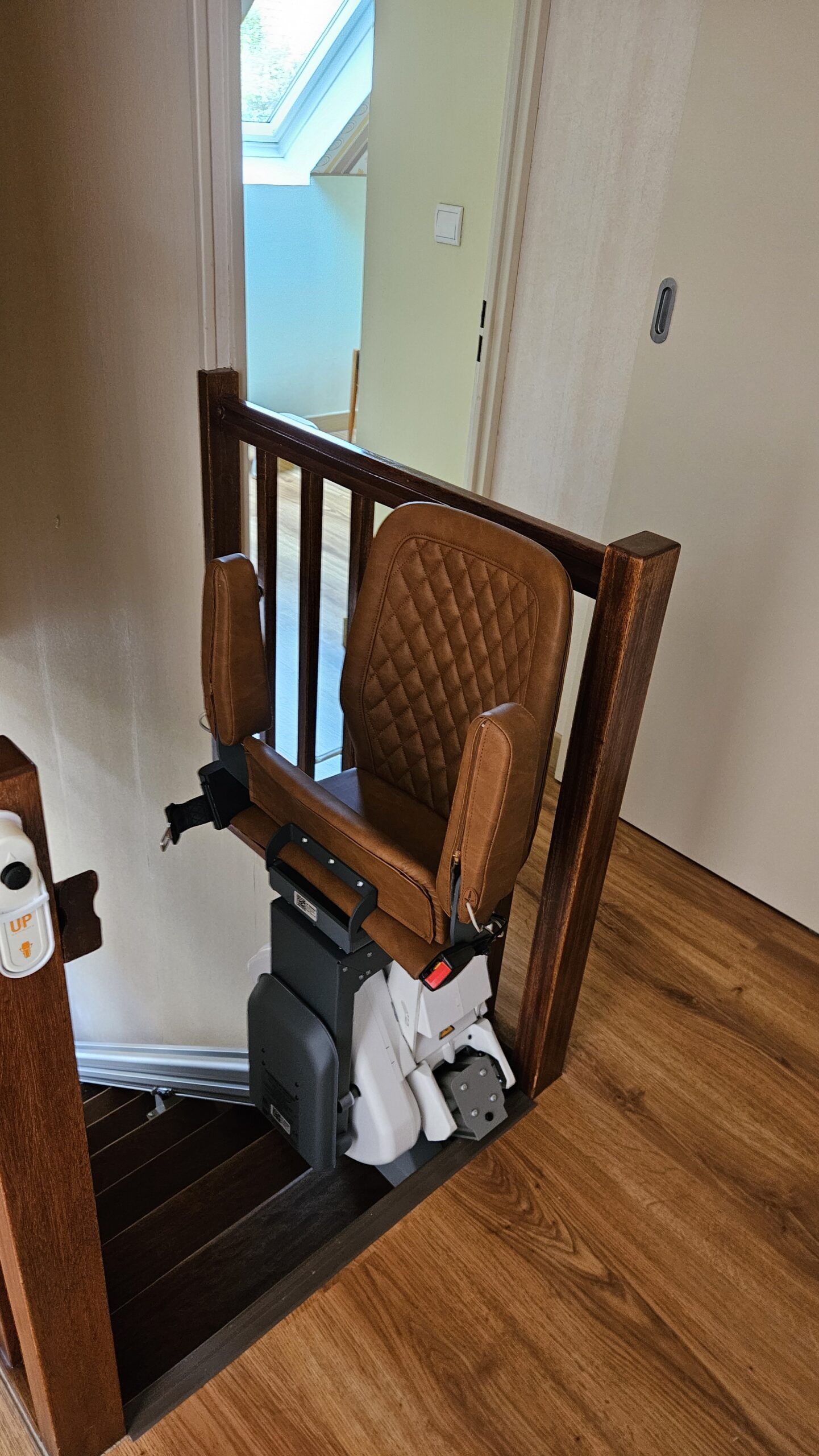 Installation d'un Monte-Escalier droit modèle UP STAIRLIFT - Photo 2