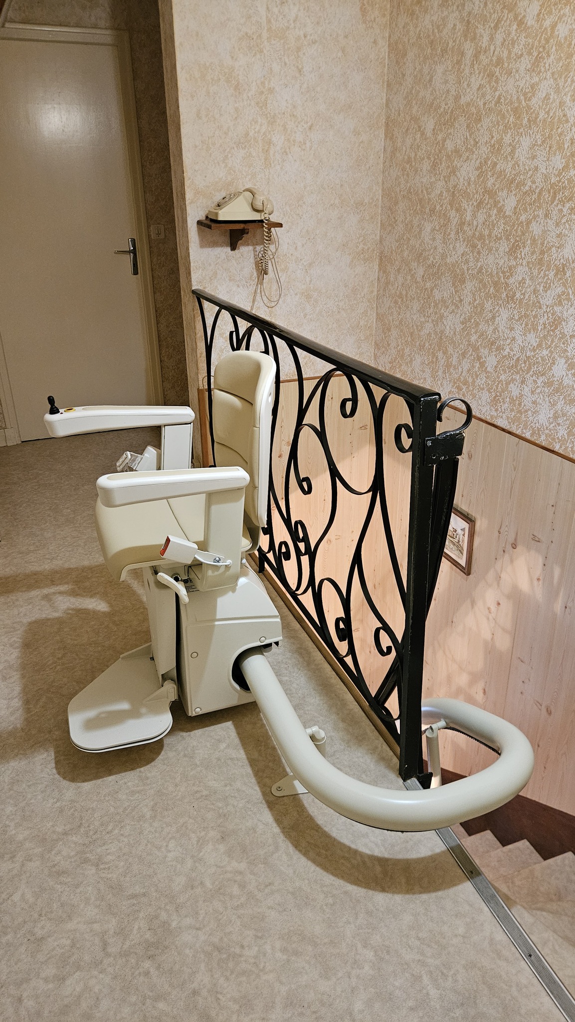 Installation d'un Monte-Escalier courbe modèle HANDICARE REMBRANDT - Photo 4