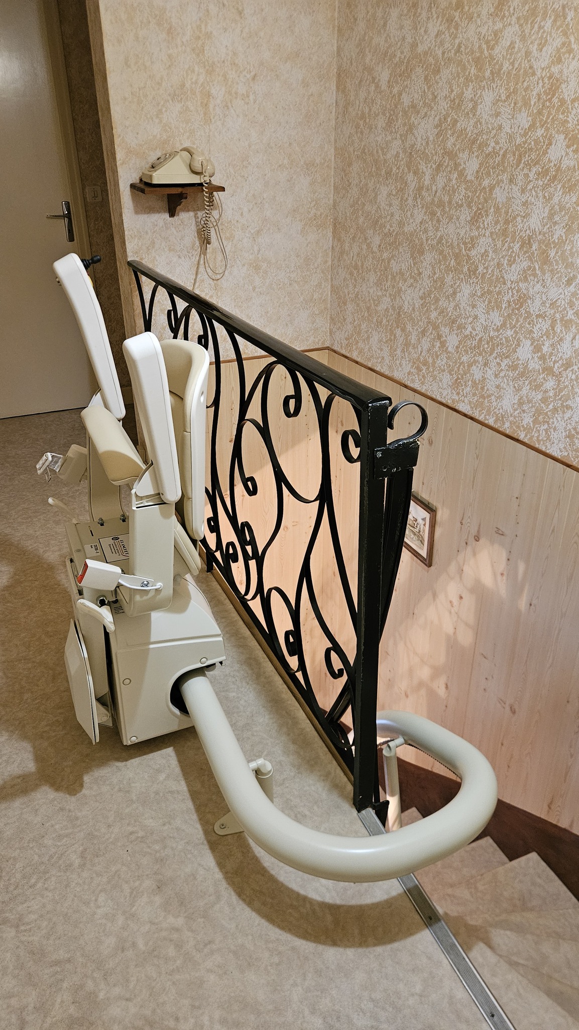 Installation d'un Monte-Escalier courbe modèle HANDICARE REMBRANDT - Photo 3