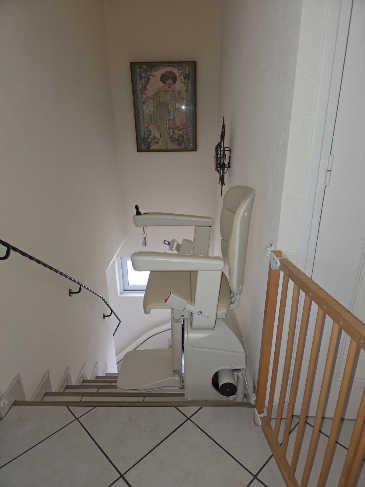 Installation d'un Monte-Escalier courbe modèle HANDICARE VAN GOGH - Photo 1