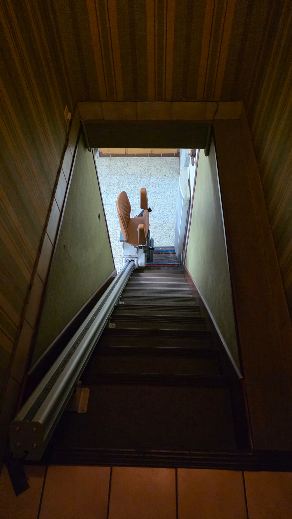 Installation d'un Monte-Escalier droit modèle UP STAIRLIFT - Photo 2