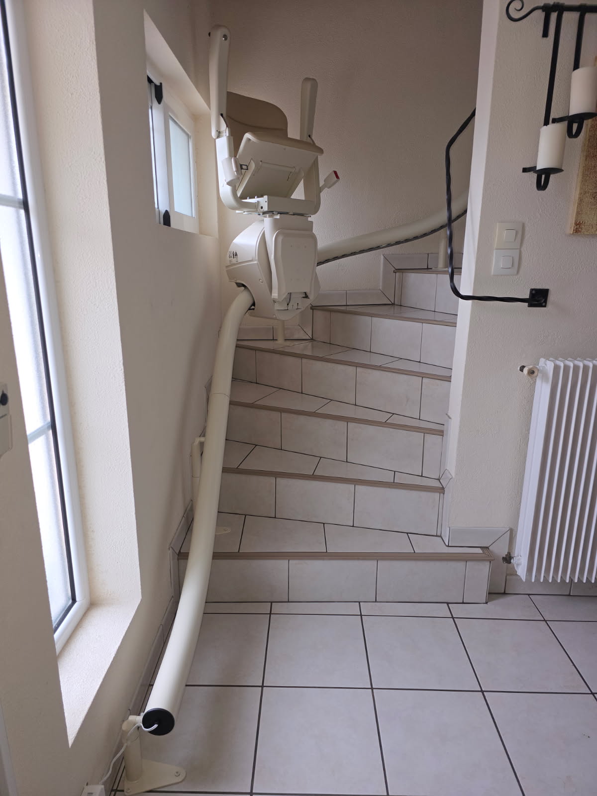 Installation d'un Monte-Escalier courbe modèle HANDICARE VAN GOGH - Photo 4