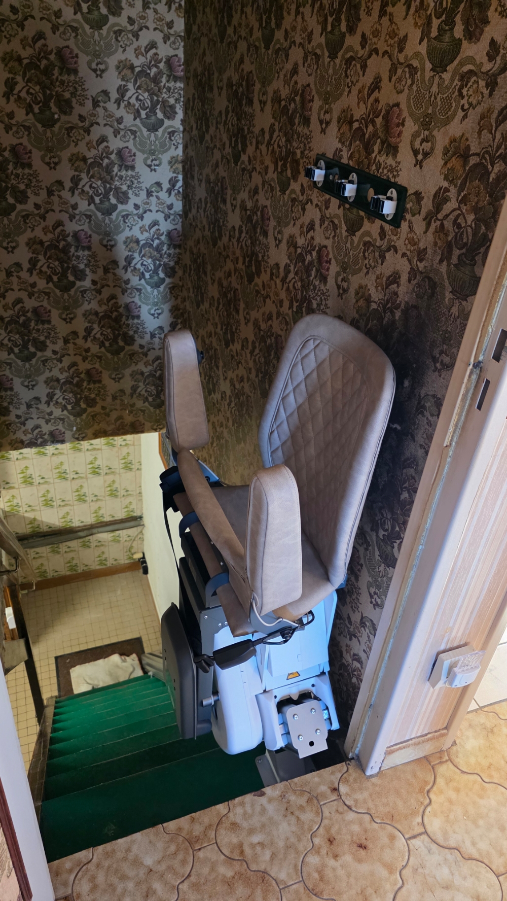 Installation d'un Monte-Escalier droit modèle UP STAIRLIFT - Photo 4