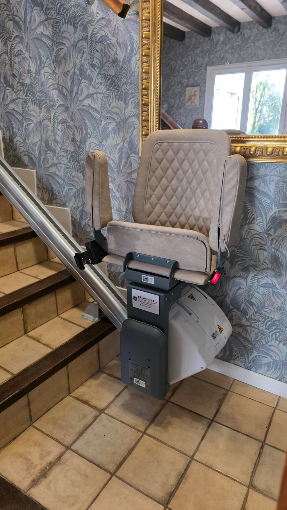 Installation d'un Monte-Escalier droit modèle UP STAIRLIFT - Photo 1