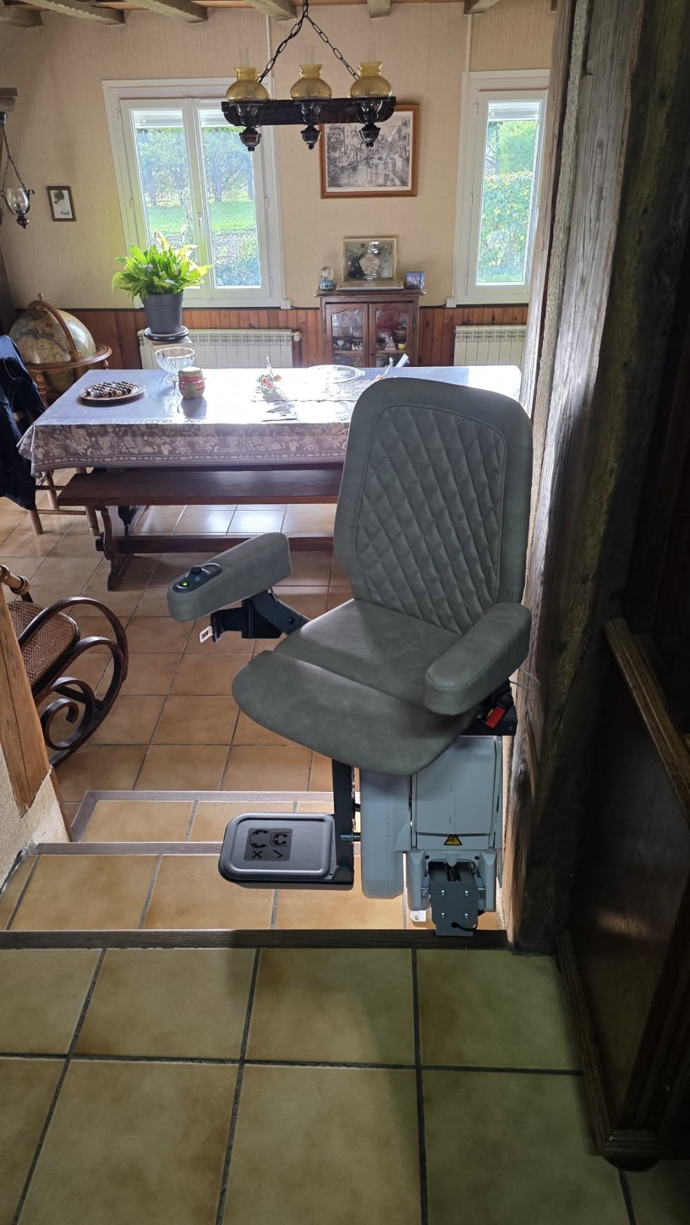 Installation d'un Monte-Escalier droit modèle UP STAIRLIFT - Photo 3