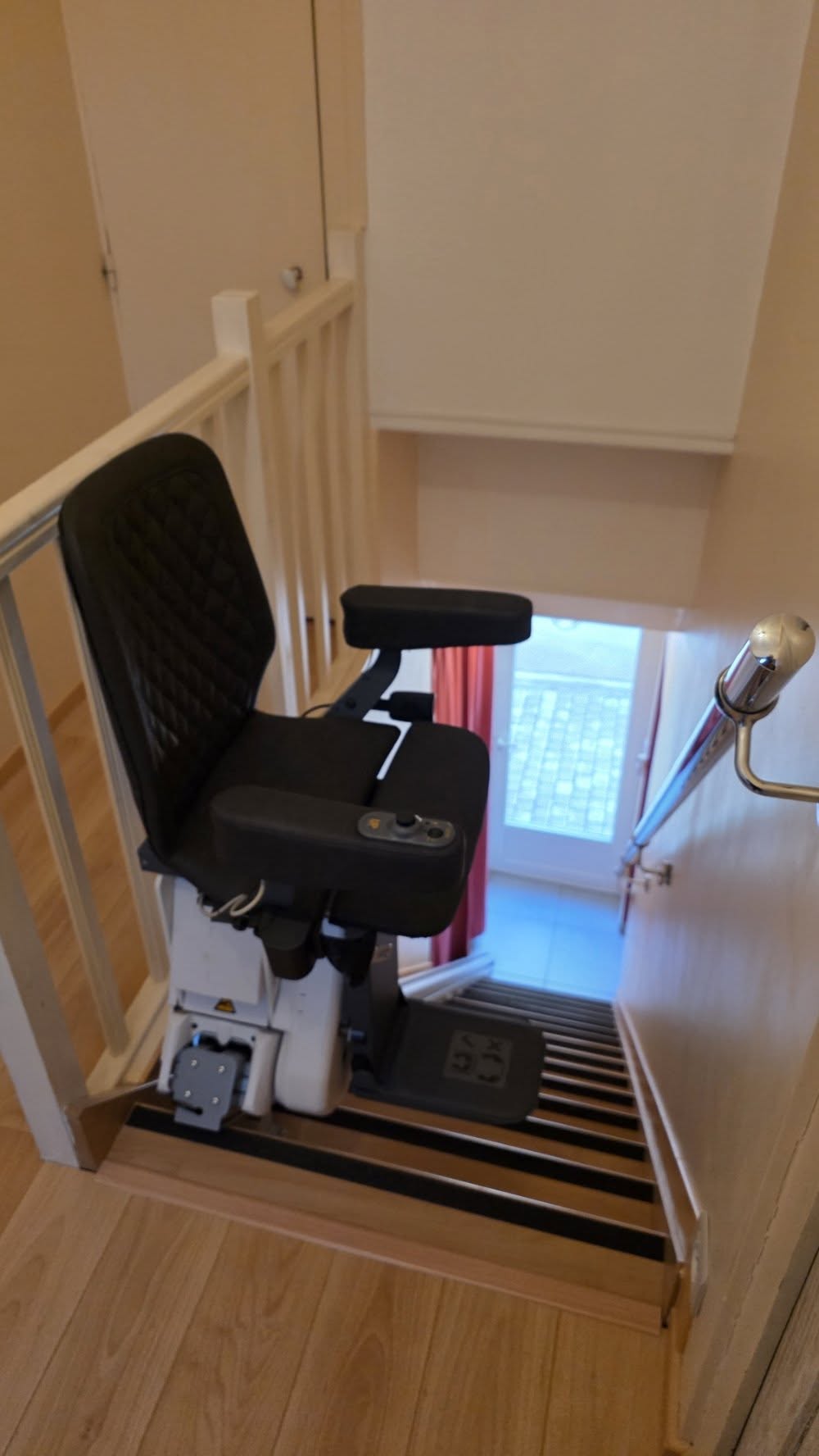 Installation d'un Monte-Escalier droit modèle UP STAIRLIFT - Photo 2