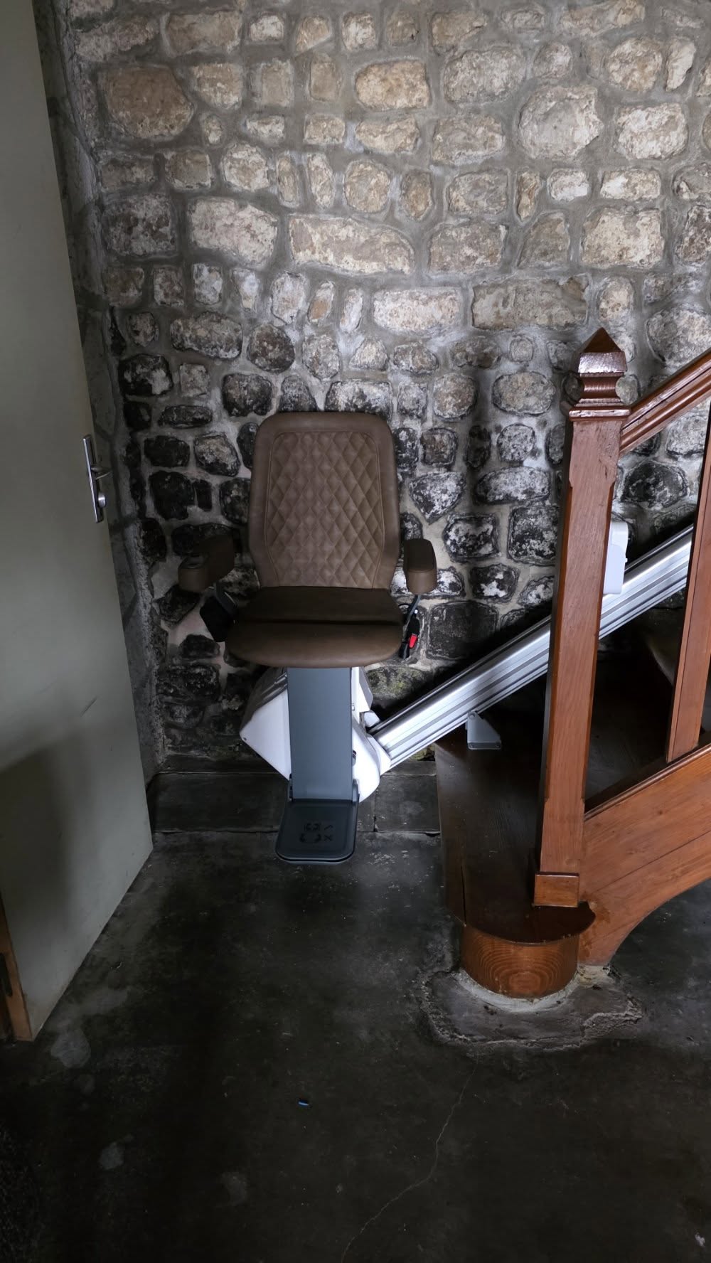 Installation d'un Monte-Escalier droit modèle UP STAIRLIFT - Photo 1